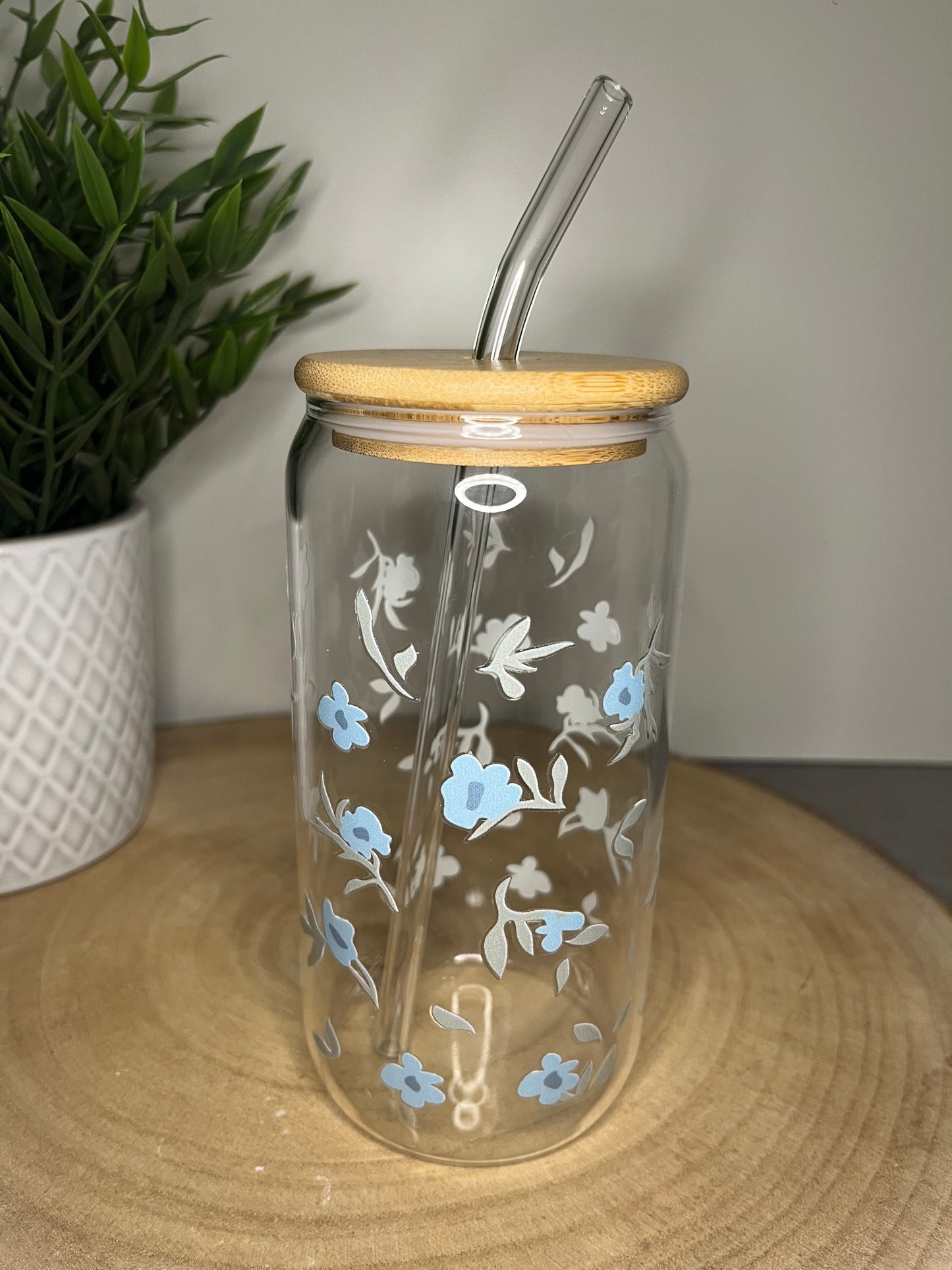 Glastrinkbecher Blumen blau