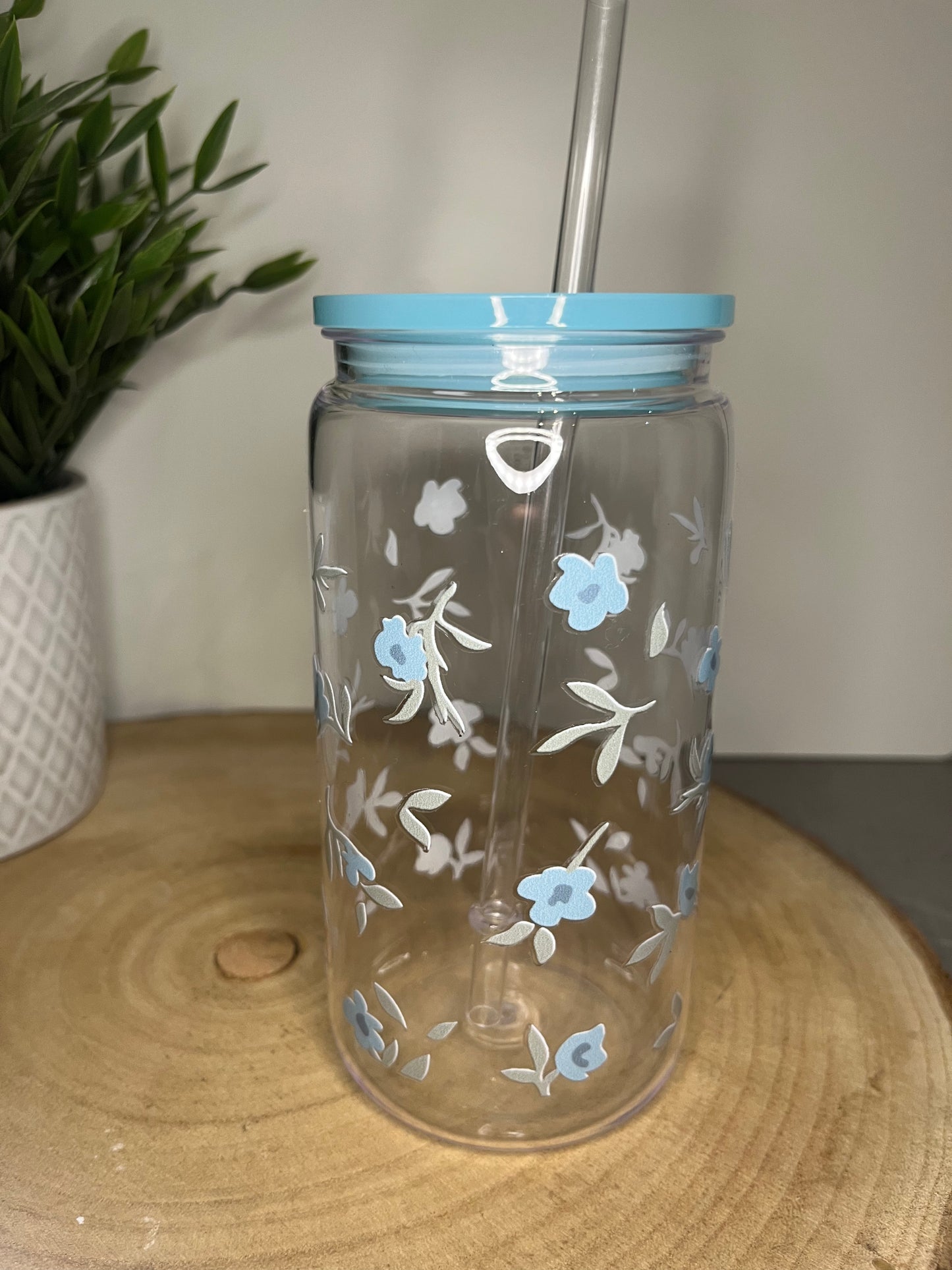 Trinkbecher Plastik blaue Blumen